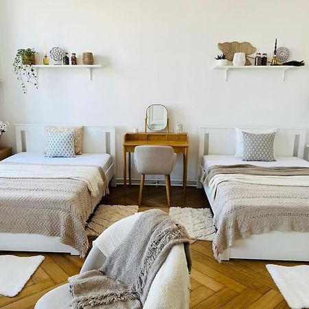 Modernes Design Apartment Wina Bagian luar foto