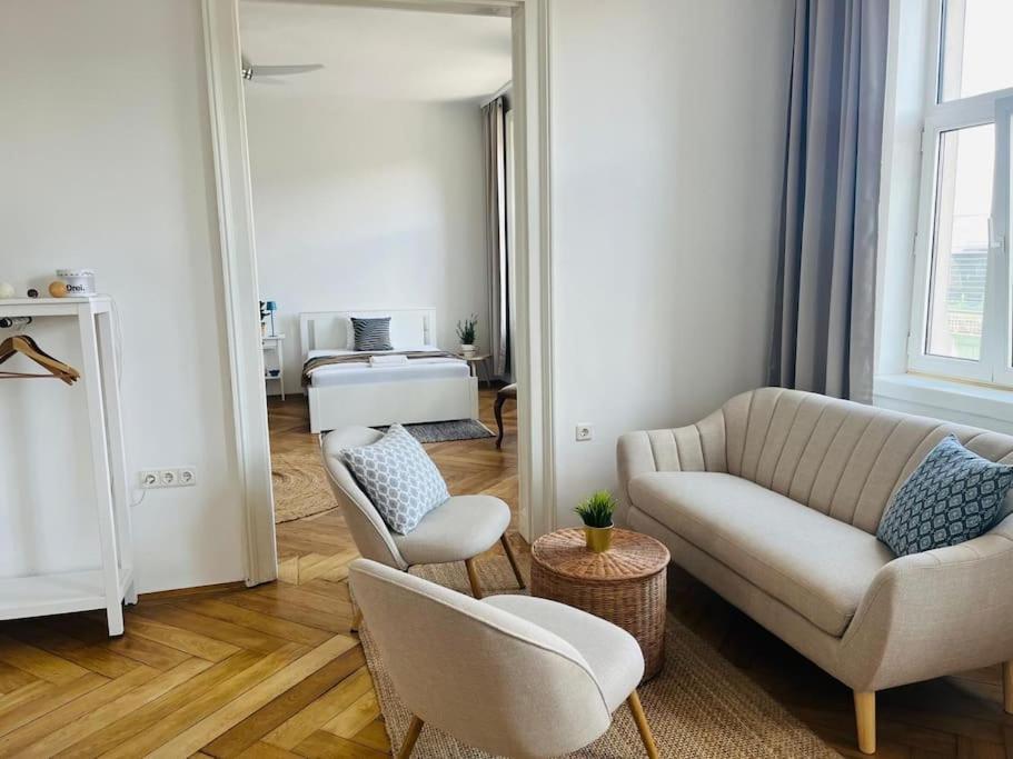 Modernes Design Apartment Wina Bagian luar foto