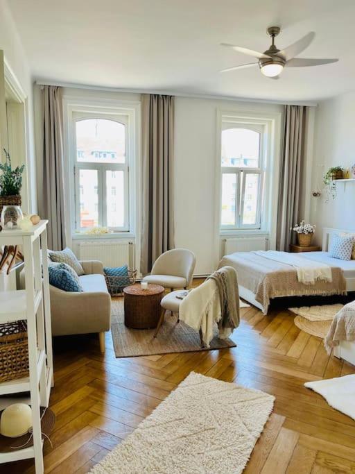 Modernes Design Apartment Wina Bagian luar foto
